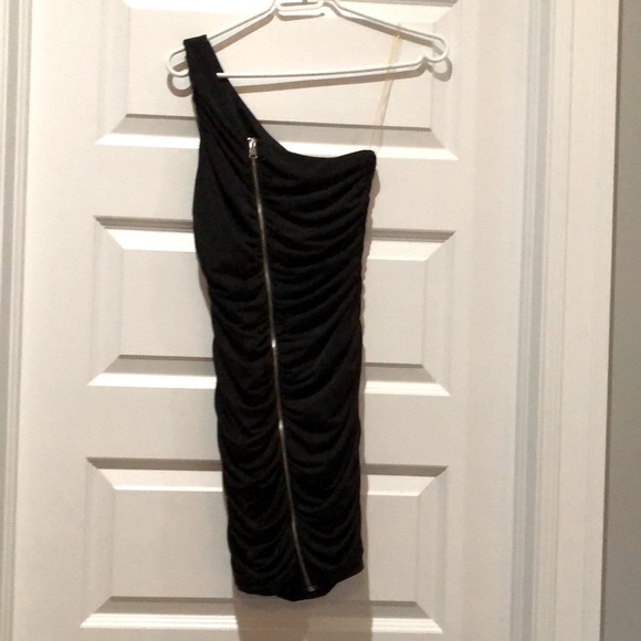 Off the shoulder dress - Picture 2 of 5